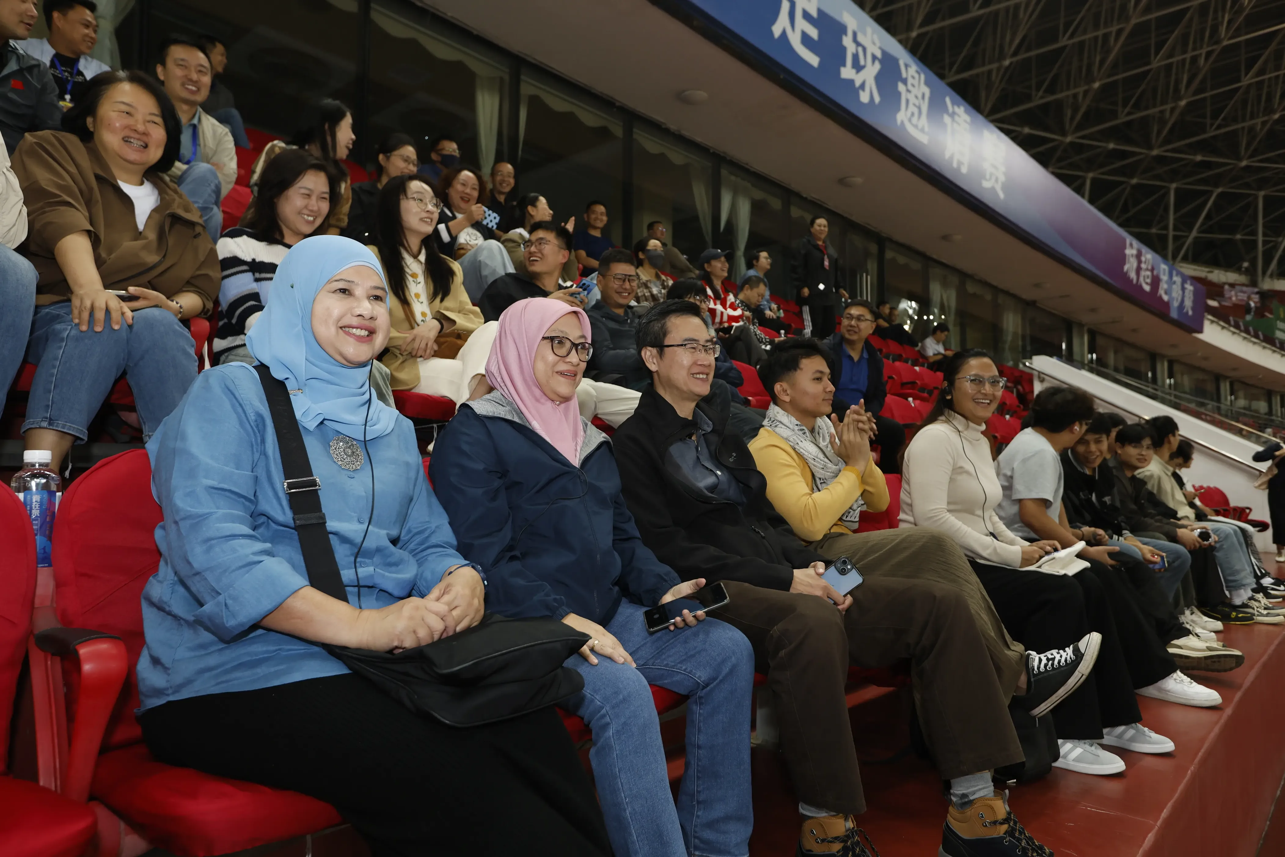 市桑铼特队, 活动