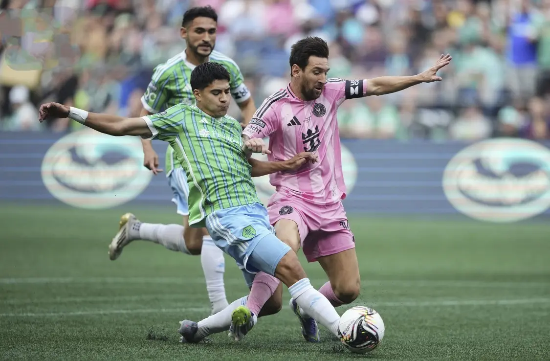 两队踢得比, 乌斯塔里 两队踢得比, 乌斯塔里