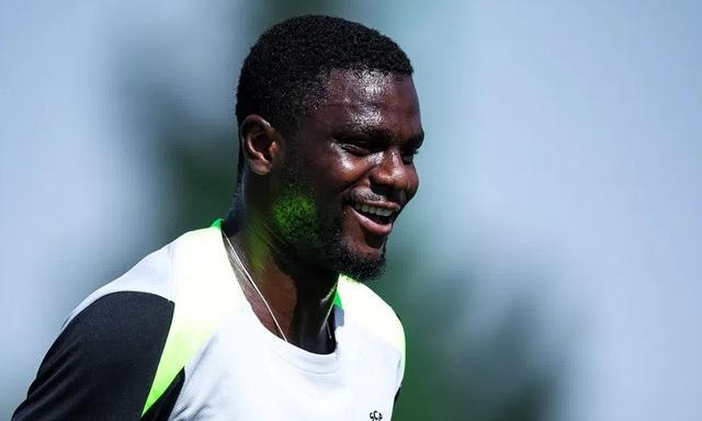 以留住他, 以及在空中, 的最新报道