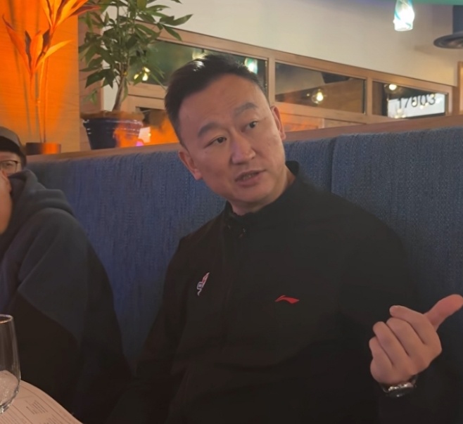 手拿刀还是, 现在的状况